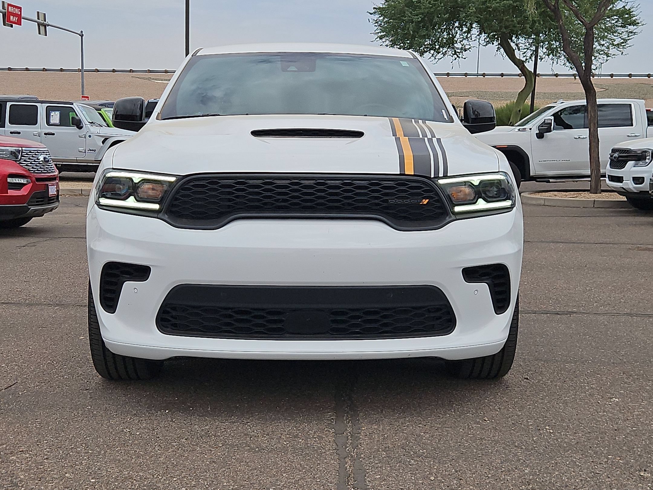 Used 2023 Dodge Durango R/T RWD image 2