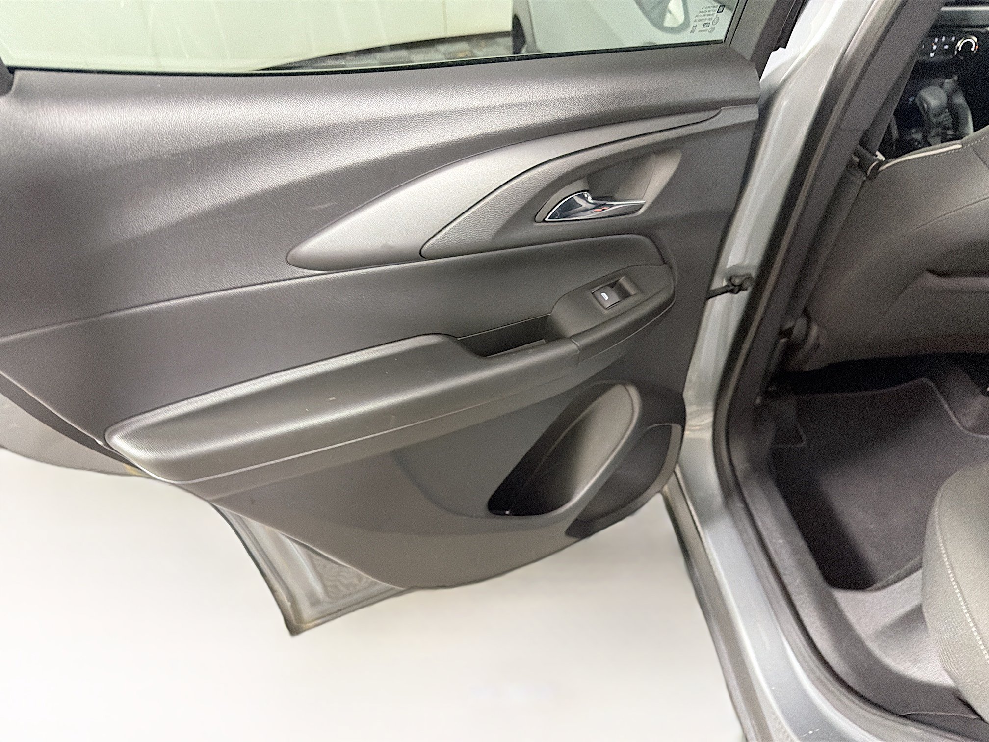 Used 2025 Chevrolet TrailBlazer LT FWD image 24