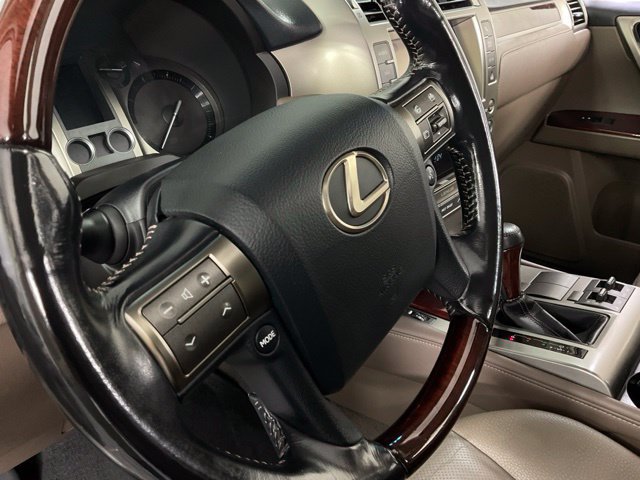 Used 2017 Lexus GX 460 AWD/4WD image 19