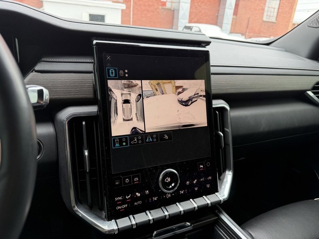 Used 2024 GMC Acadia Denali w/ Super Cruise Package image 32