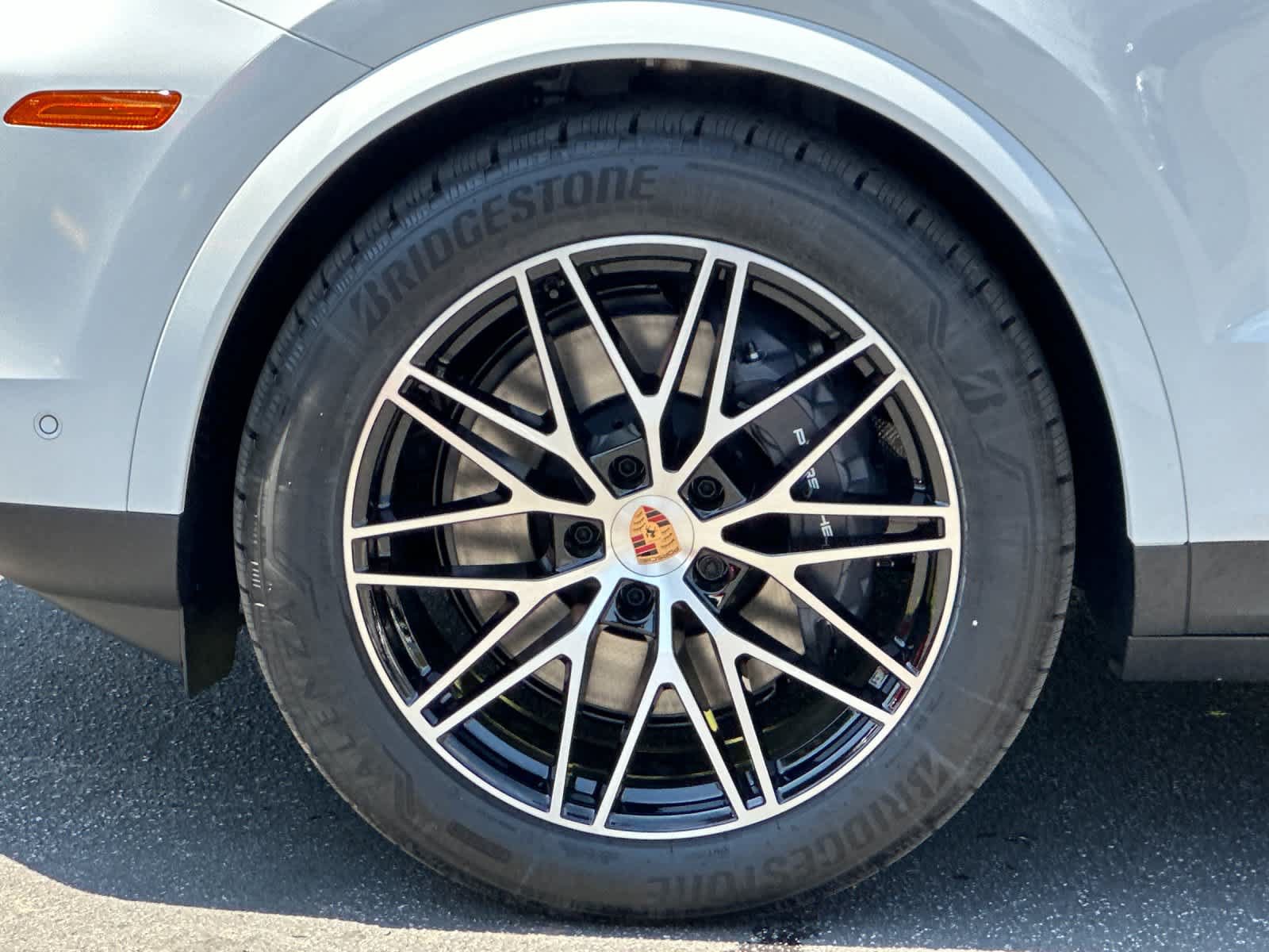 New 2026 Porsche Cayenne Coupe AWD/4WD image 32