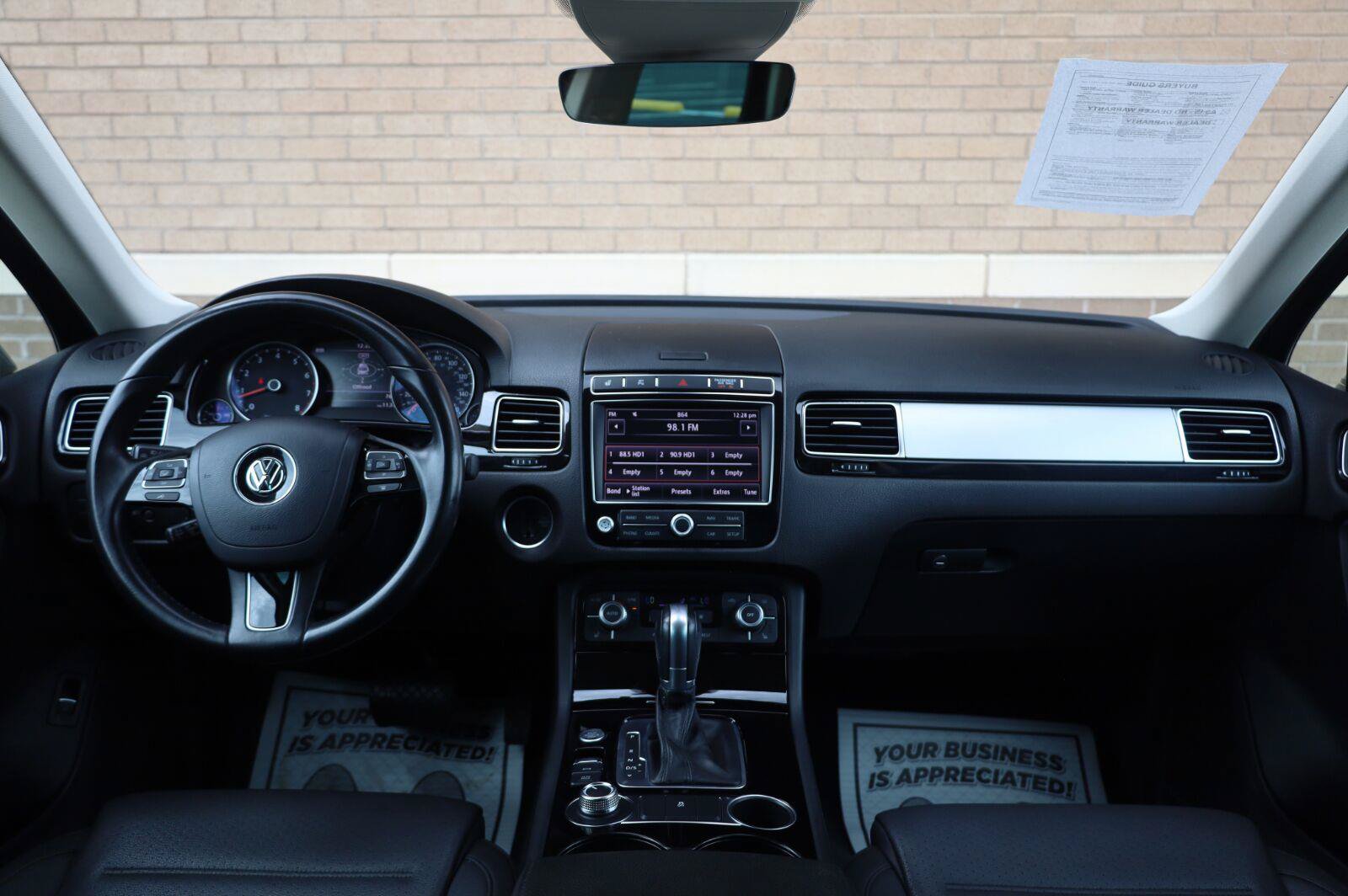 Used 2017 Volkswagen Touareg Sport AWD/4WD image 27