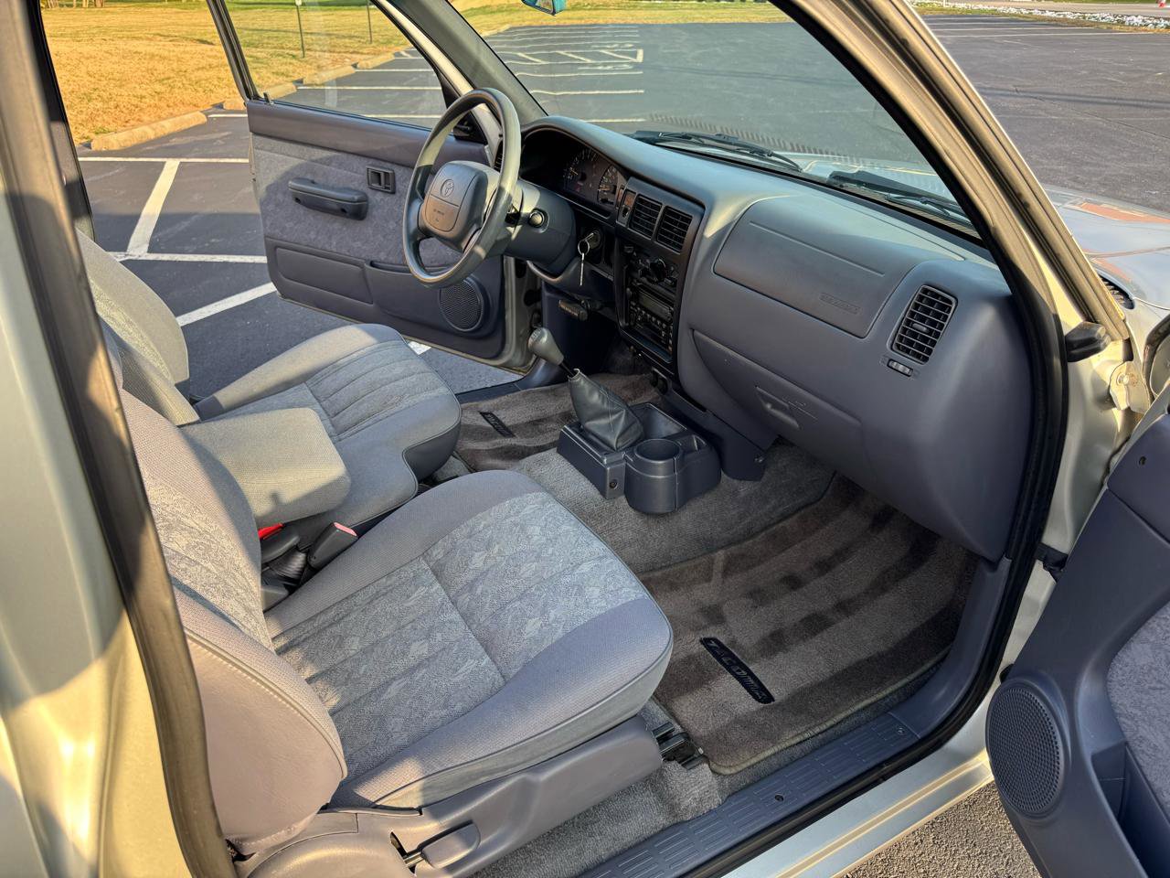 Used 2000 Toyota Tacoma 2WD Xtracab image 23