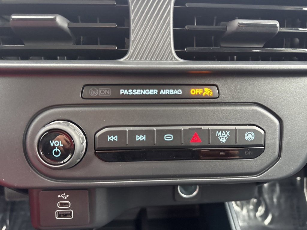 New 2025 Ford Maverick XL w/ Equipment Group 101A image 15