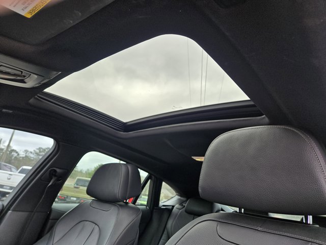 Used 2019 BMW X6 xDrive35i w/ M Sport Package image 16