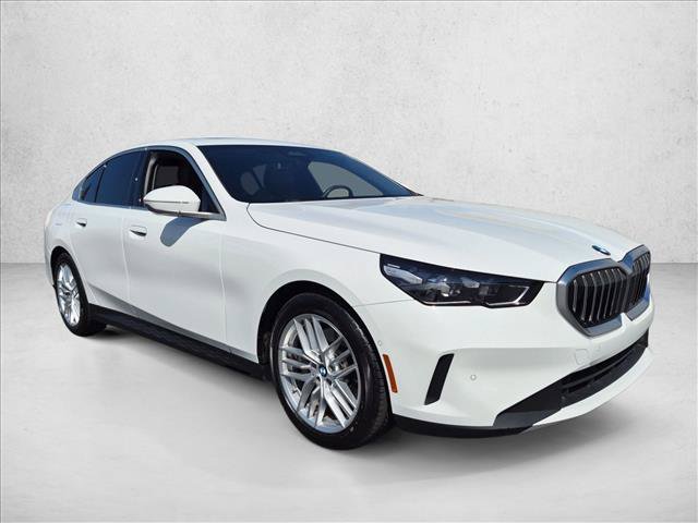 Used 2024 BMW 530i xDrive w/ Convenience Package AWD/4WD image 3