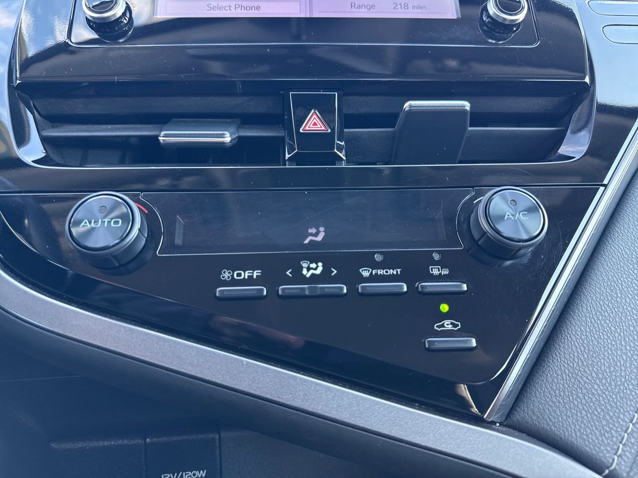 Used 2024 Toyota Camry SE image 20