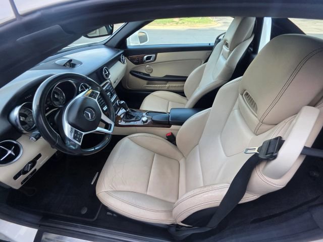 Used 2015 Mercedes-Benz SLK 250 w/ Premium Package image 12