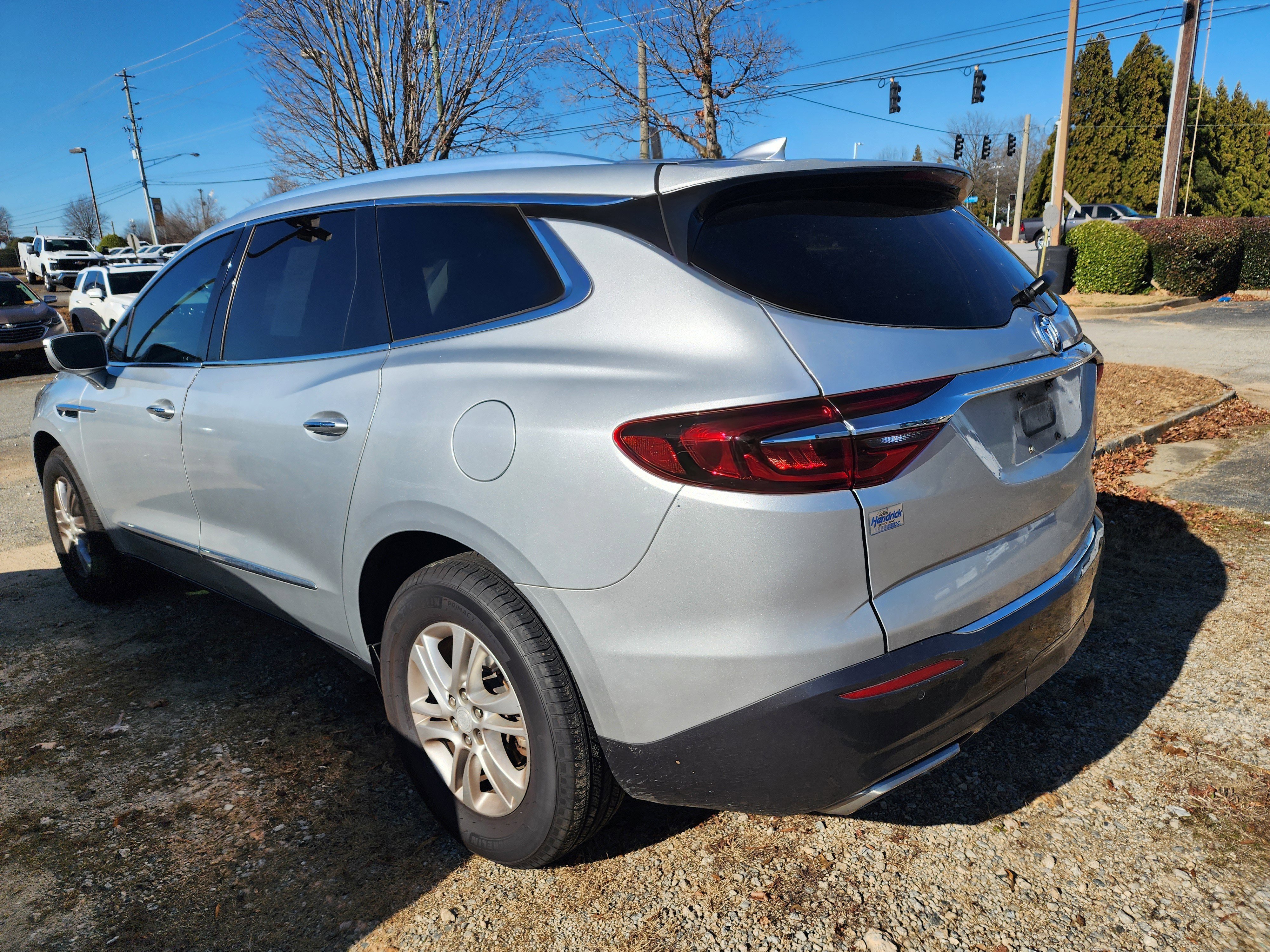 Used 2019 Buick Enclave Essence image 6