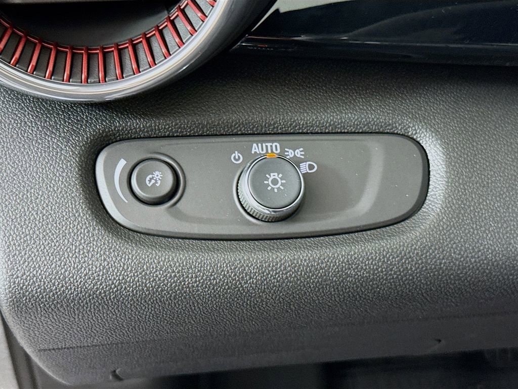 New 2026 Chevrolet Trax RS w/ Sunroof Package image 10