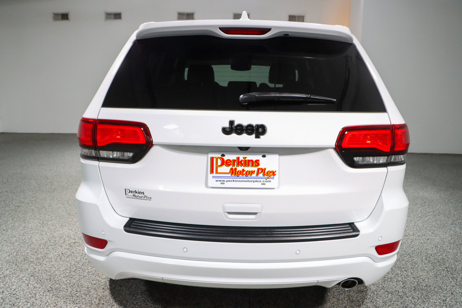 Used 2020 Jeep Grand Cherokee Altitude RWD image 8