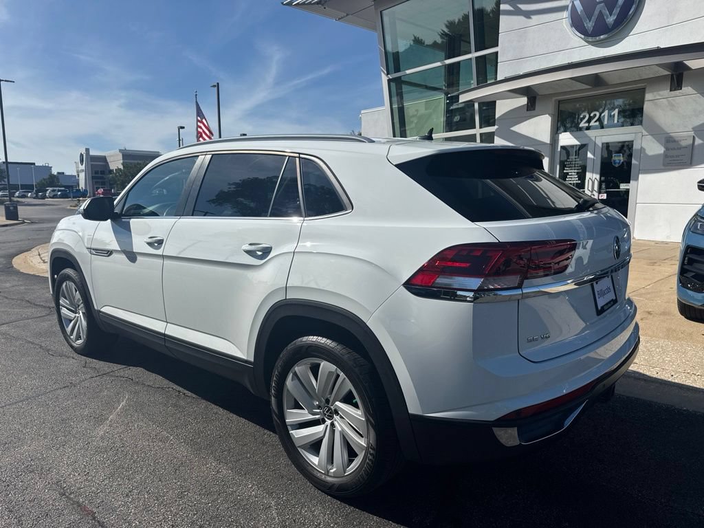 Used 2022 Volkswagen Atlas Cross Sport SE AWD/4WD image 4
