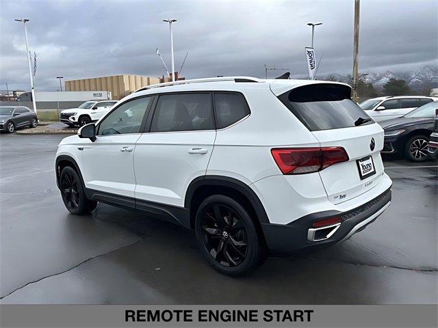 Used 2023 Volkswagen Taos SE w/ Panoramic Sunroof Package image 7