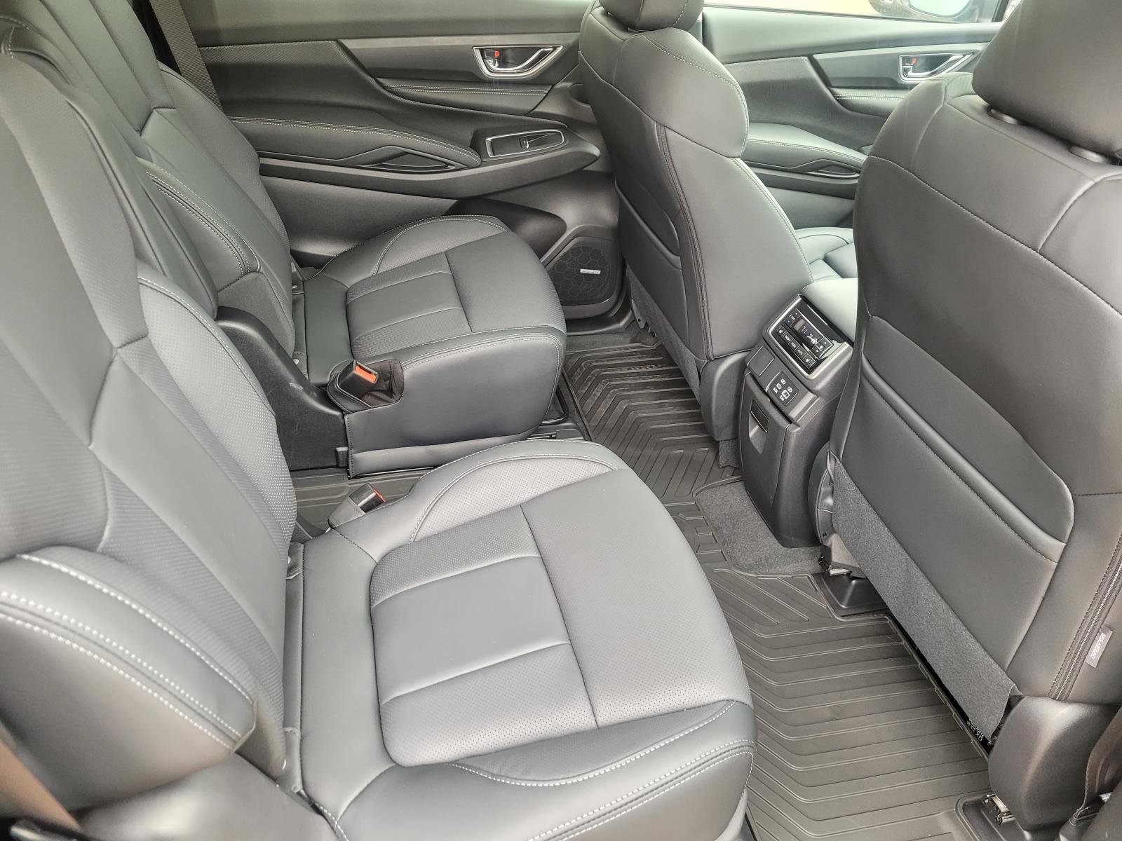 New 2026 Subaru Ascent Limited AWD/4WD image 12