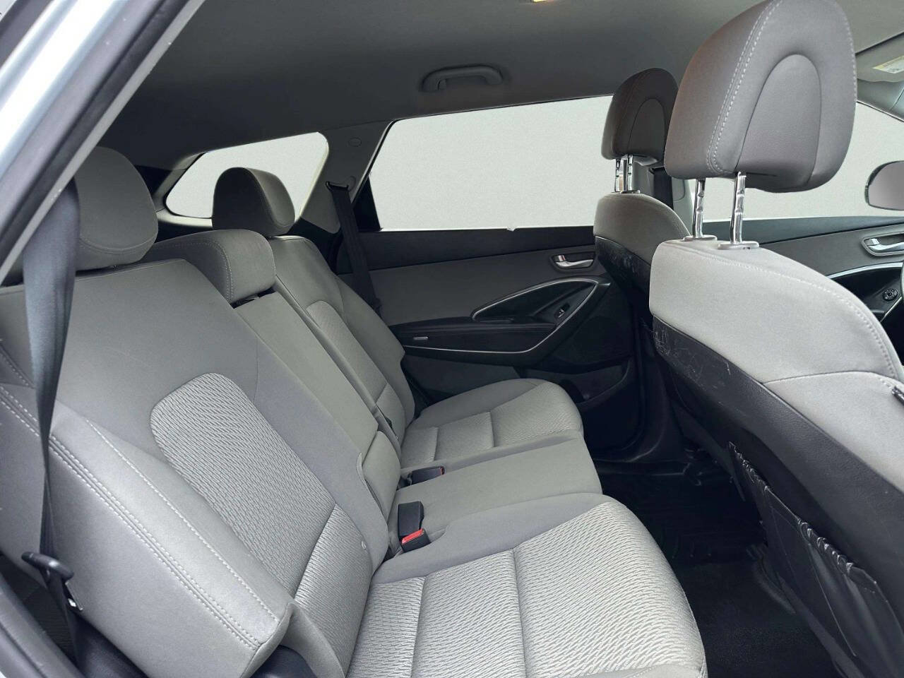 Used 2016 Hyundai Santa Fe SE AWD/4WD image 19