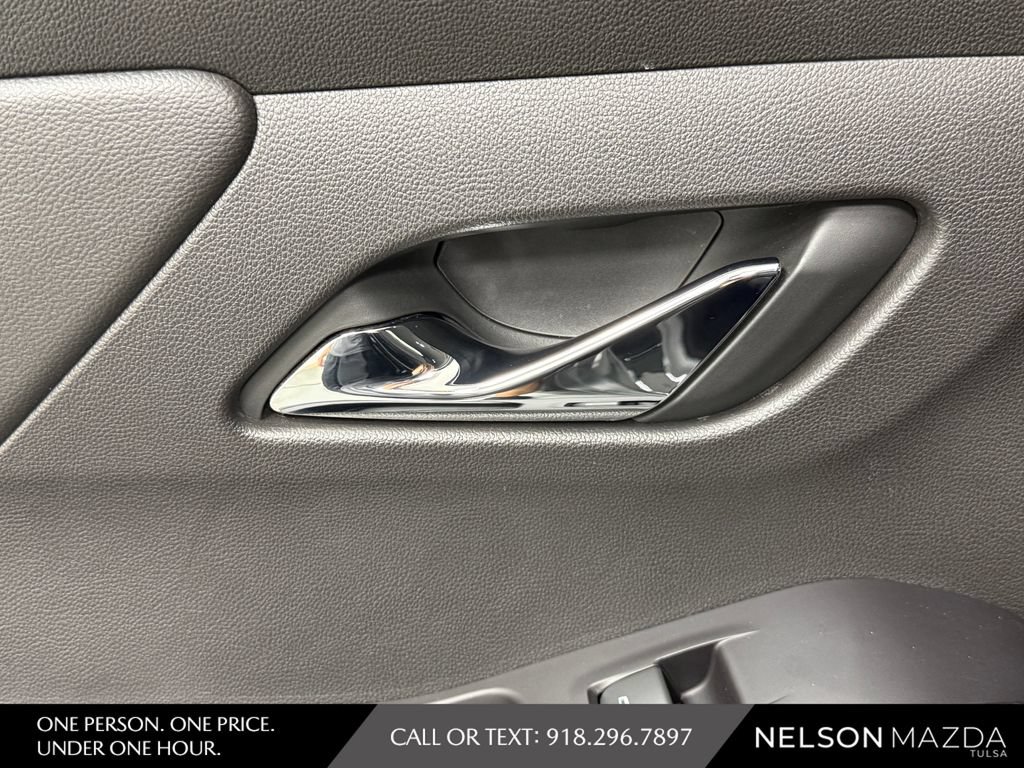 Used 2019 Chevrolet Traverse LS FWD image 32
