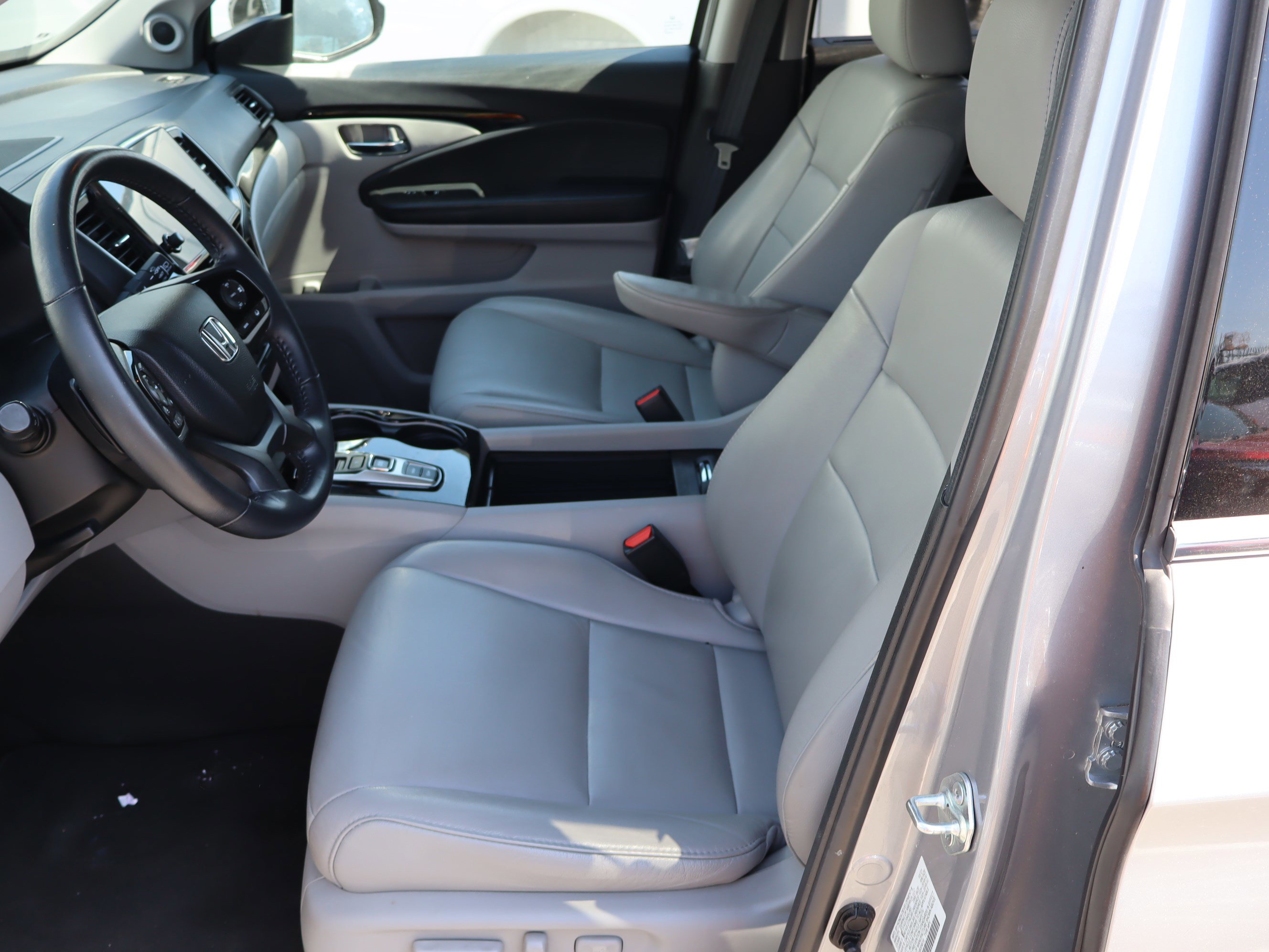 Used 2022 Honda Pilot Touring image 17