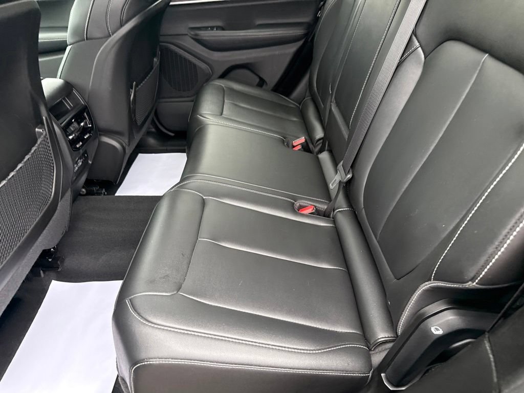 Used 2023 Jeep Grand Cherokee Limited AWD/4WD image 33