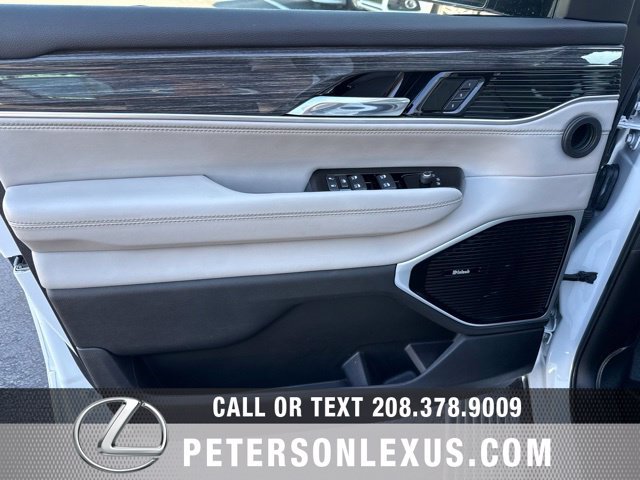 Used 2022 Jeep Wagoneer Series III w/ Premium Group I AWD/4WD image 25