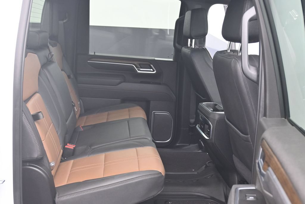 Certified 2025 Chevrolet Silverado 3500 High Country w/ High Country Premium Package AWD/4WD image 12