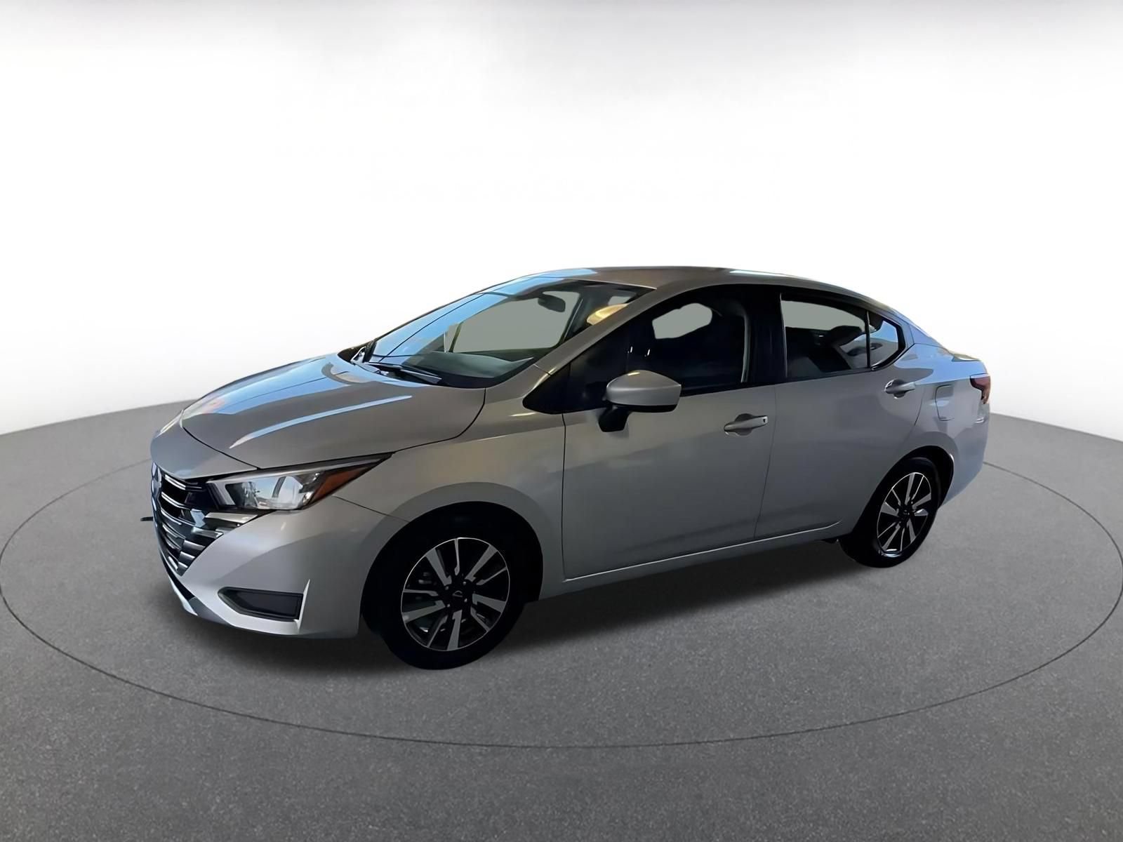 Used 2025 Nissan Versa SV FWD image 7