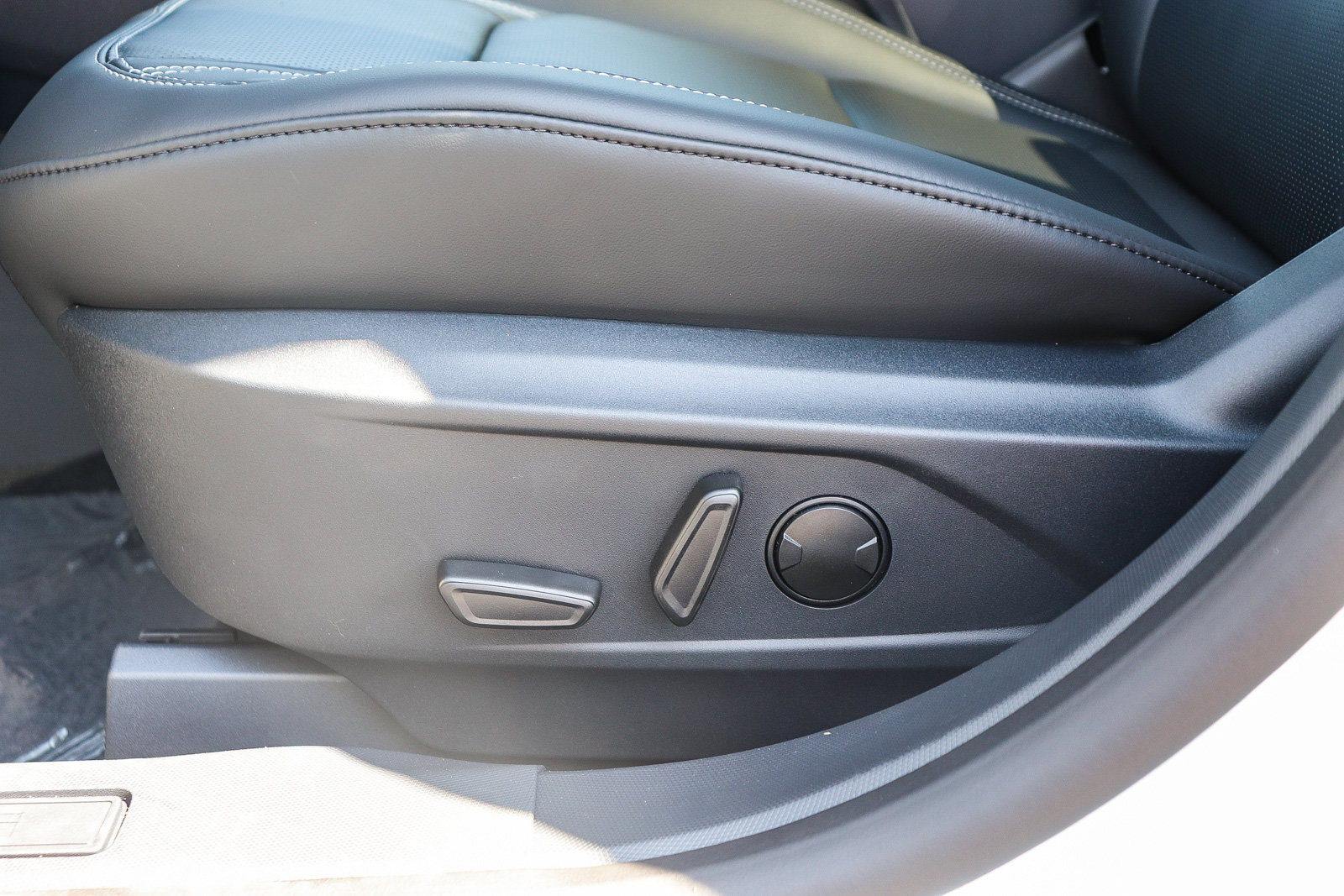 New 2026 Ford Mustang Mach-E Premium RWD image 24