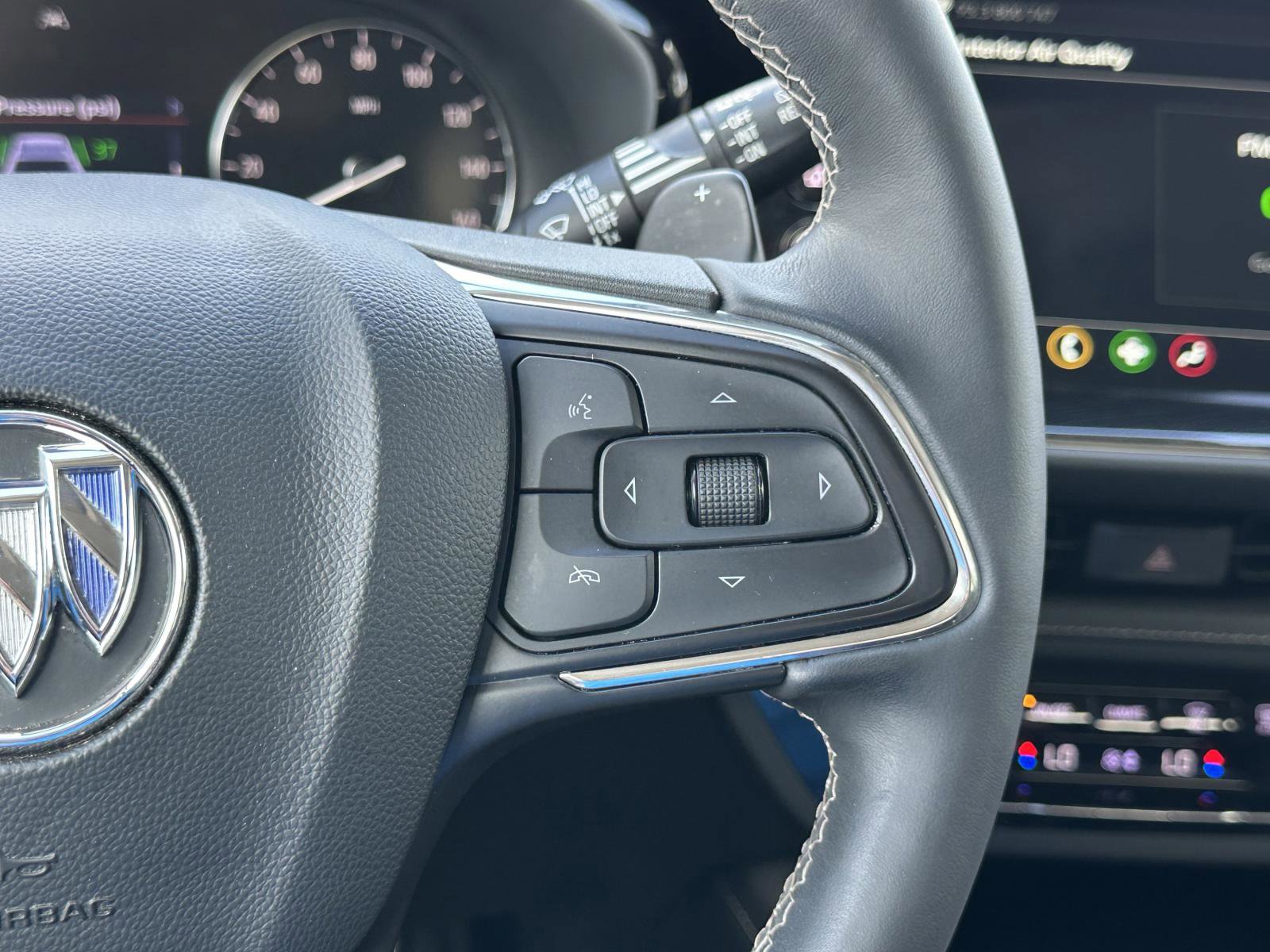 Used 2022 Buick Envision Preferred image 32