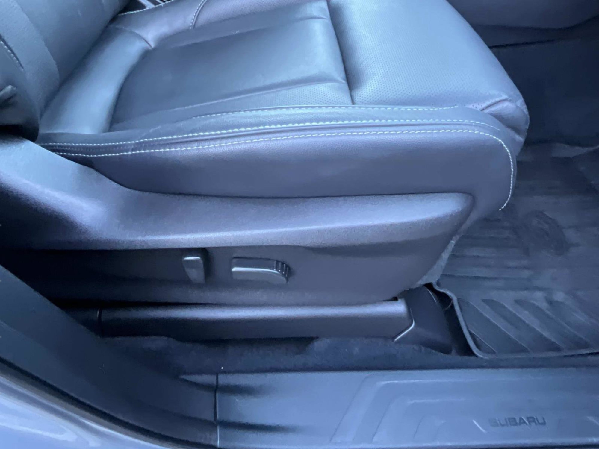 Used 2022 Subaru Ascent Limited w/ Technology Package image 27