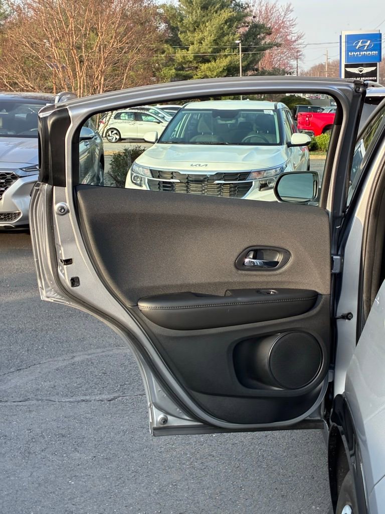 Used 2019 Honda HR-V Sport image 45