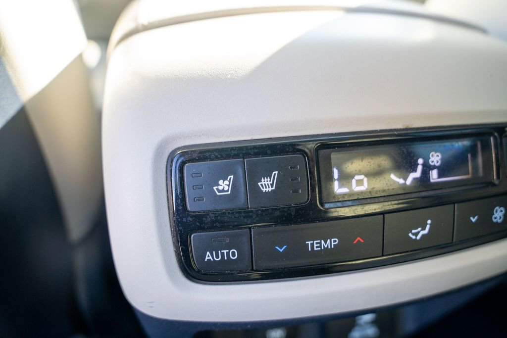 Used 2024 Hyundai Palisade Calligraphy image 19