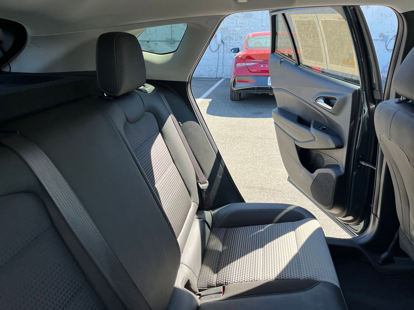Used 2025 Chevrolet Trax LT image 37