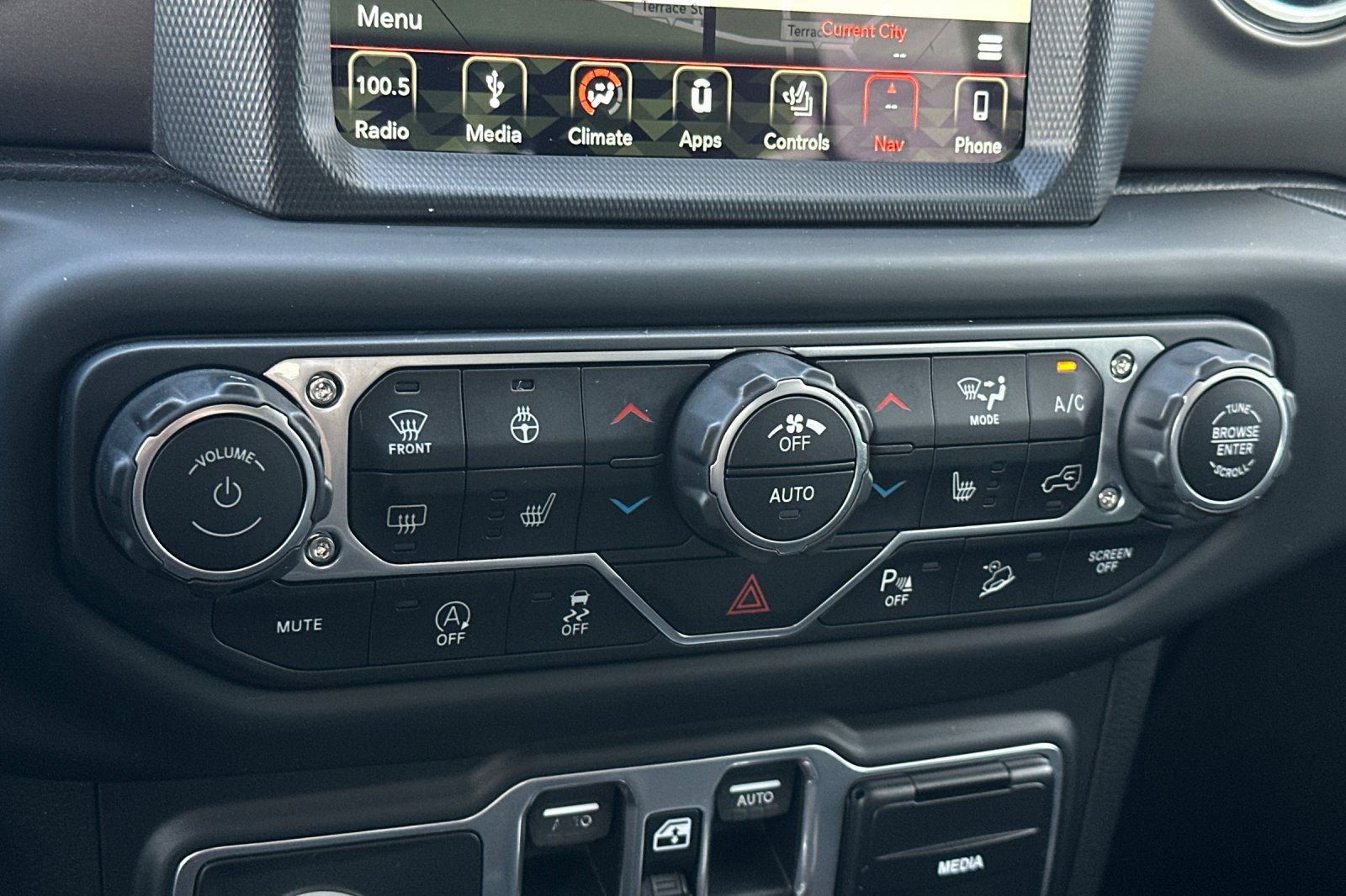 Used 2018 Jeep Wrangler Unlimited Rubicon AWD/4WD image 22