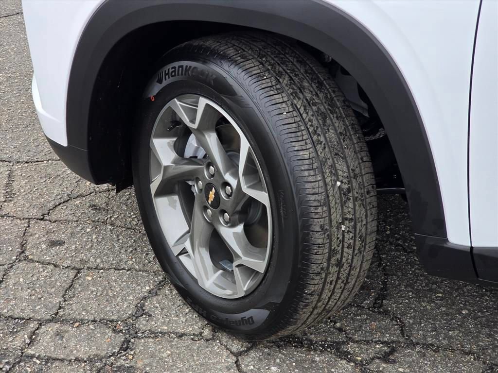 New 2026 Chevrolet Trax LT w/ Driver Confidence Package FWD image 22