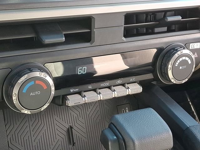 Used 2025 Toyota Tacoma TRD Off-Road image 19