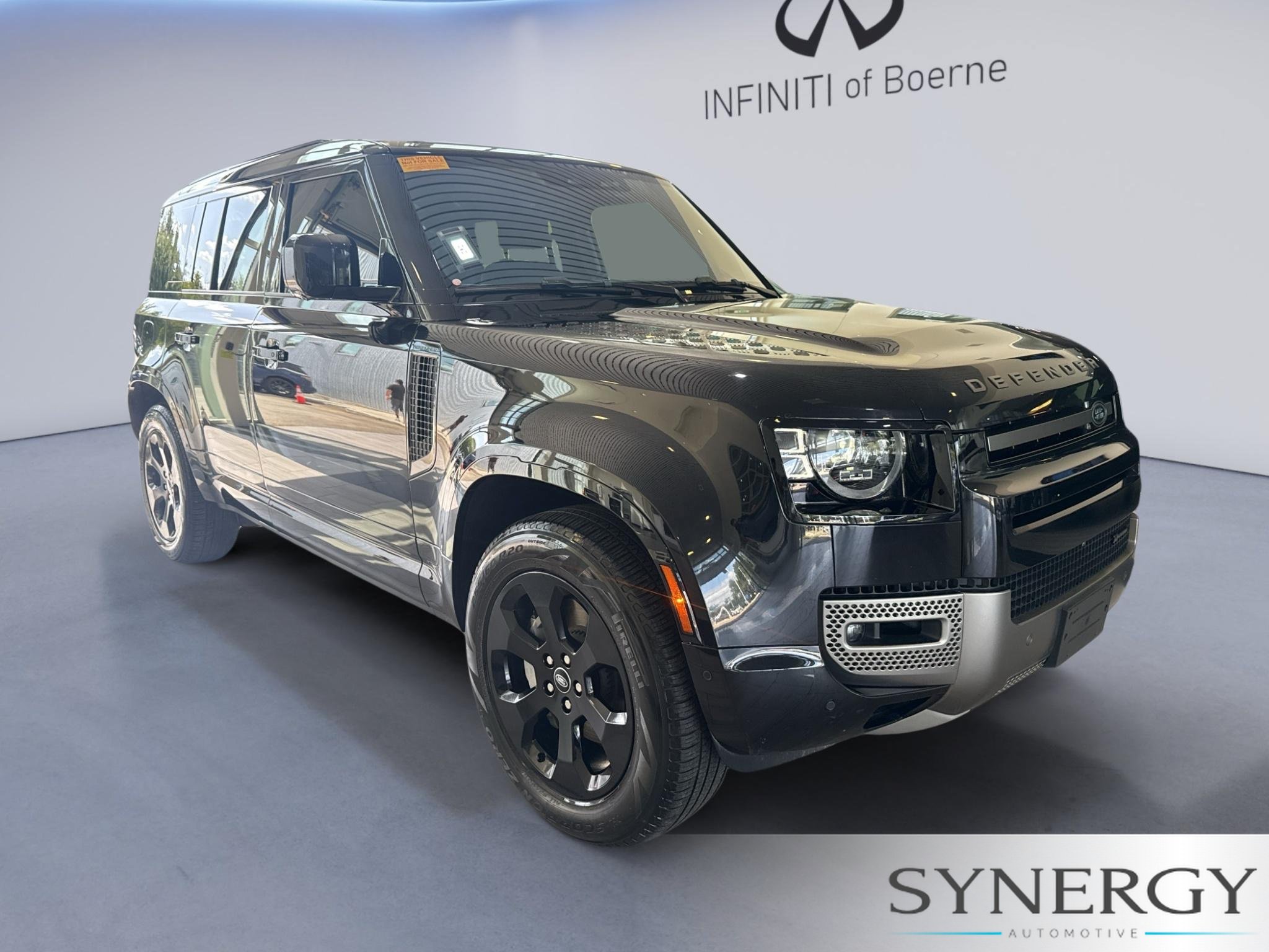 Used 2022 Land Rover Defender 110 X-Dynamic SE AWD/4WD image 3