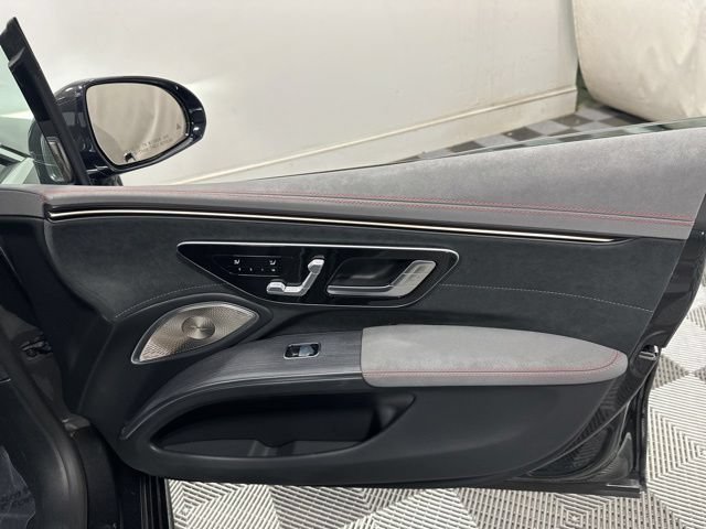 Certified 2023 Mercedes-Benz EQS 580 4MATIC Sedan w/ Exclusive Trim Package image 19