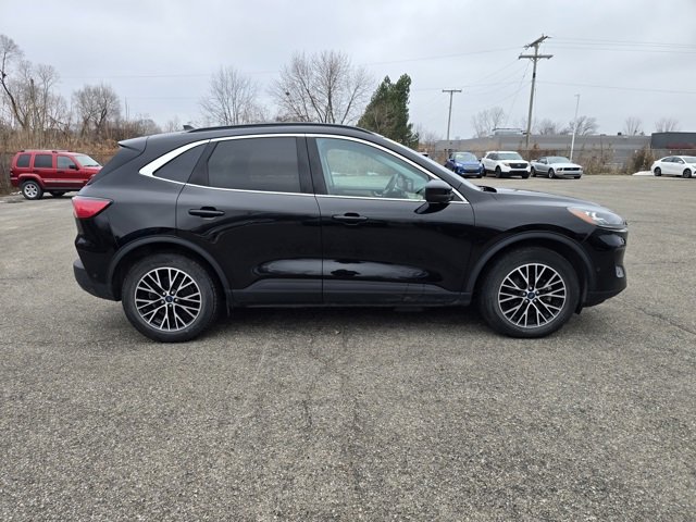 Used 2022 Ford Escape Titanium w/ Titanium Premium Package image 2