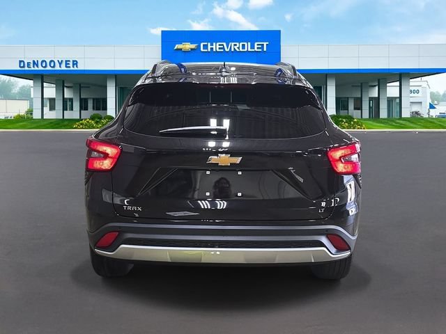New 2026 Chevrolet Trax LT w/ Driver Confidence Package FWD image 7