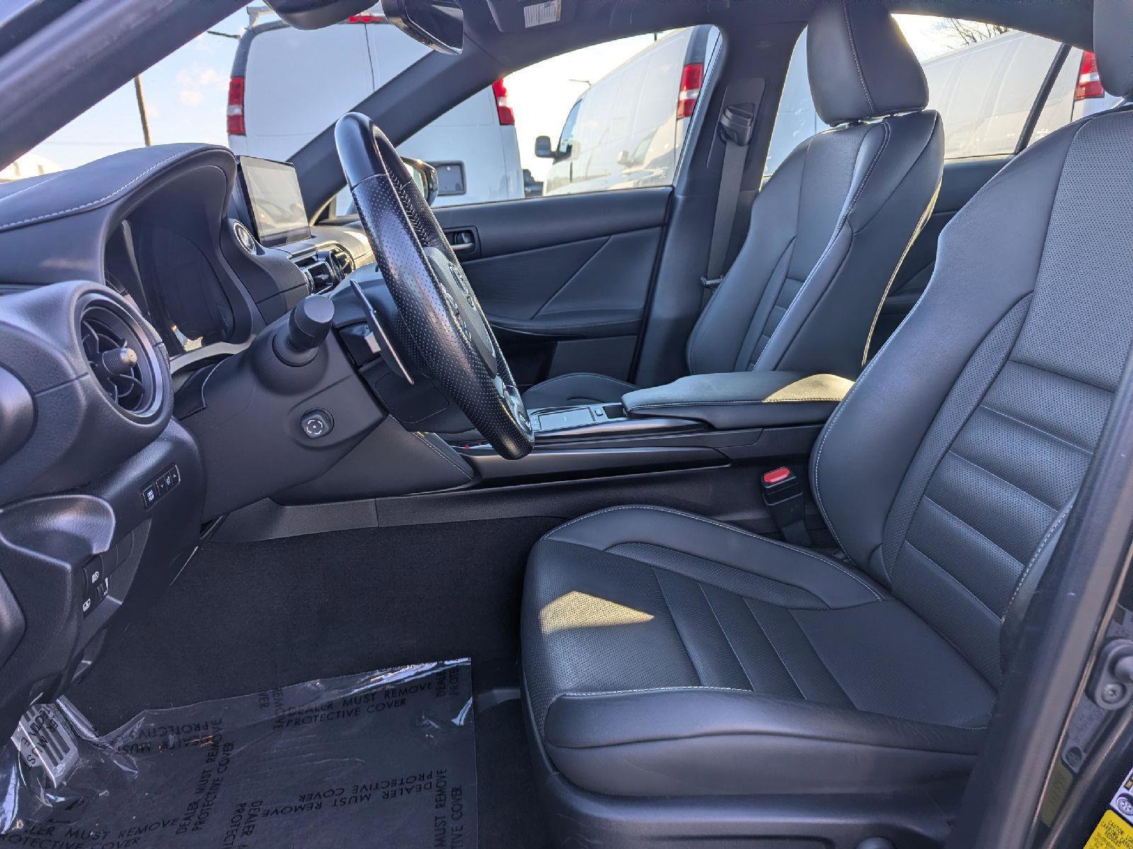 Used 2023 Lexus IS 500 image 26