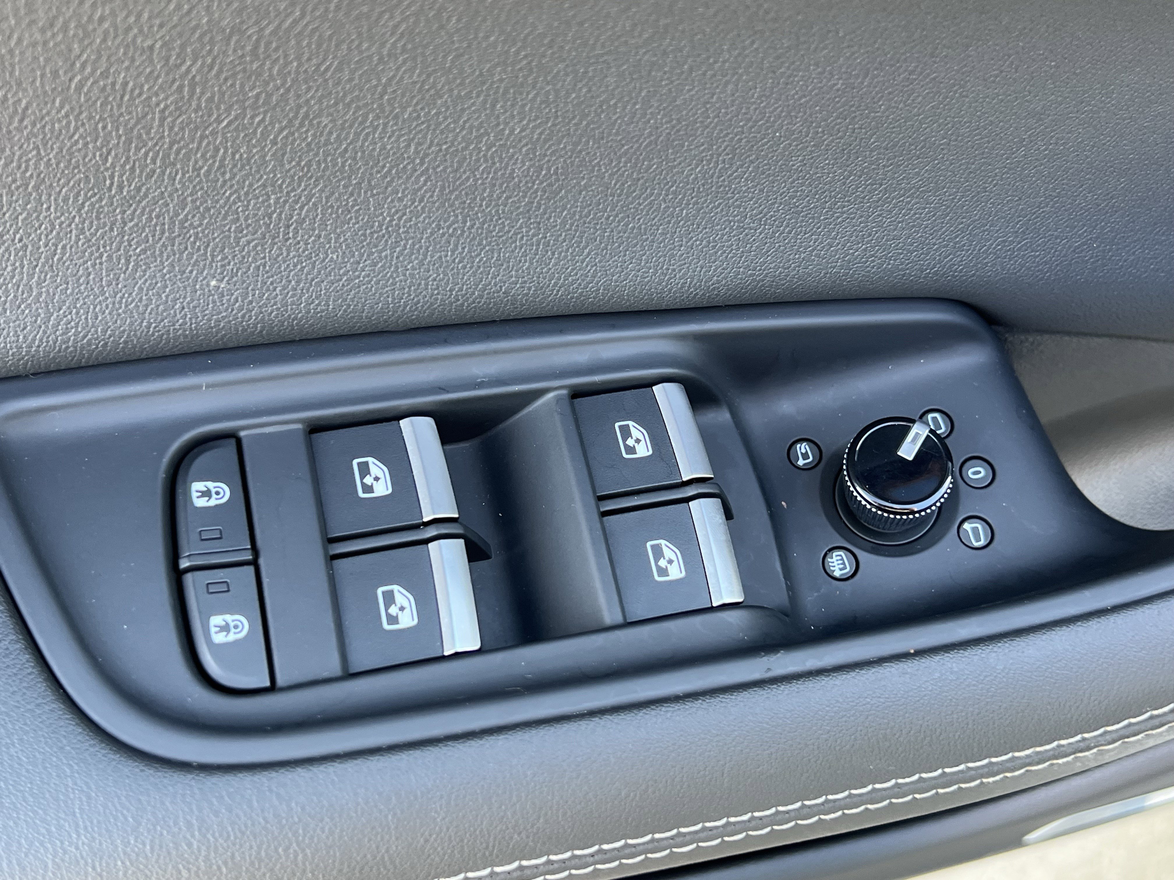 Used 2023 Audi Q8 Premium Plus image 15