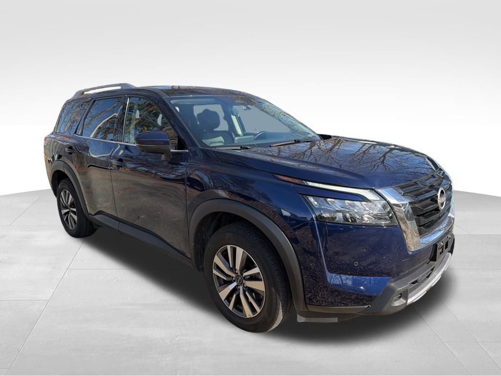 Used 2025 Nissan Pathfinder SL image 6