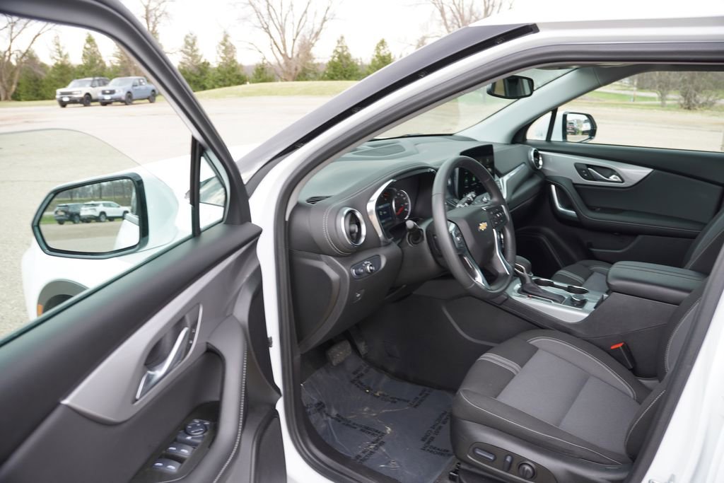 Certified 2024 Chevrolet Blazer LT w/ Convenience Package image 14