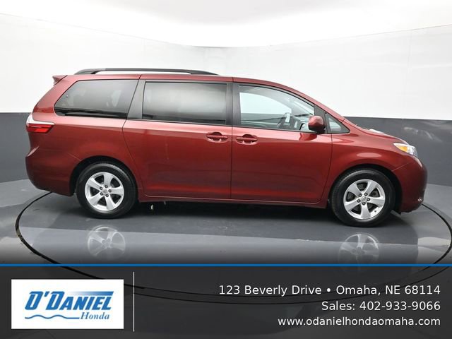 Used 2017 Toyota Sienna LE FWD image 7