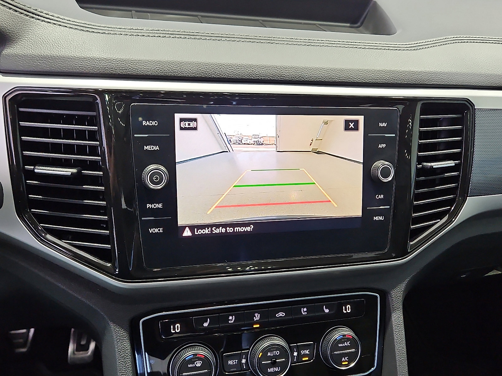 Certified 2022 Volkswagen Atlas SEL Premium image 20