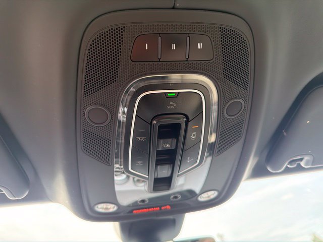 Used 2019 Bentley Bentayga AWD/4WD image 27