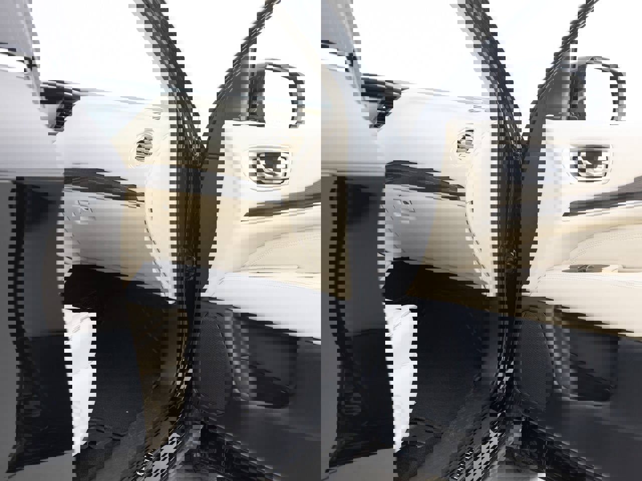 Used 2019 INFINITI QX60 Luxe w/ Essential Package image 28