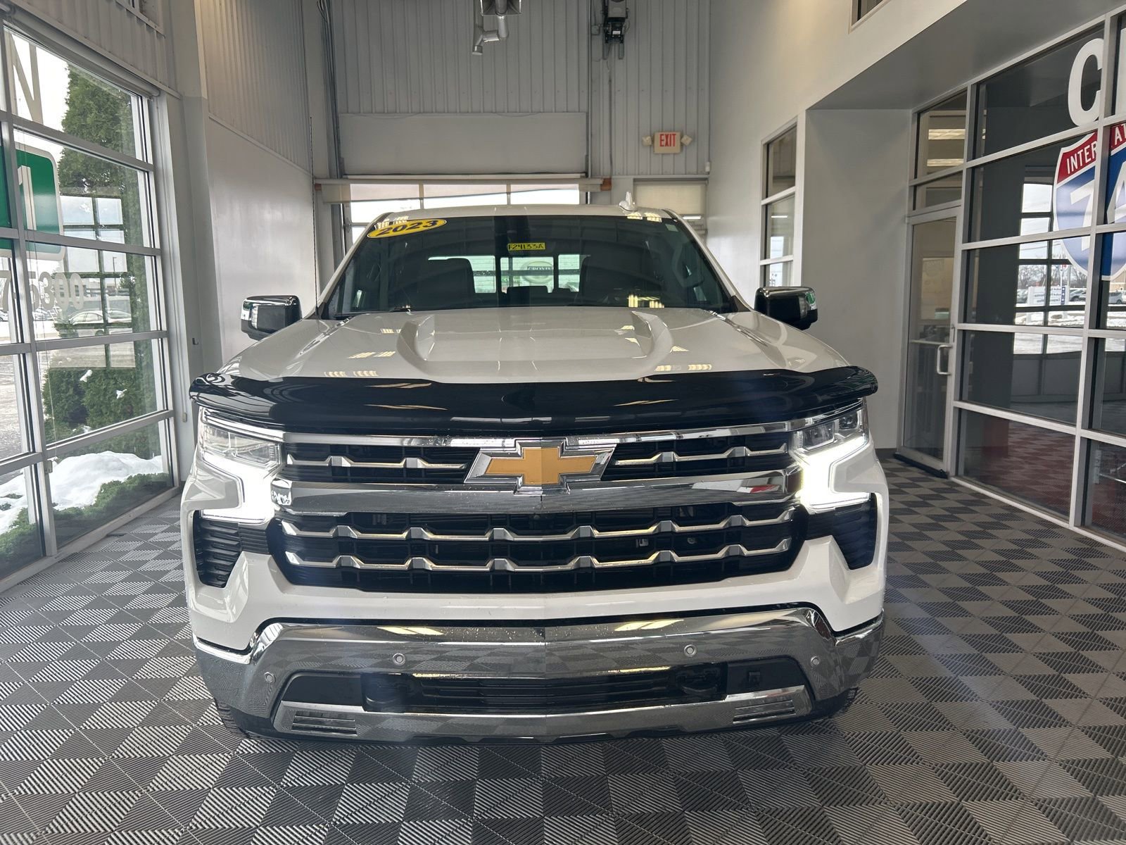 Used 2023 Chevrolet Silverado 1500 LTZ w/ Technology Package image 2