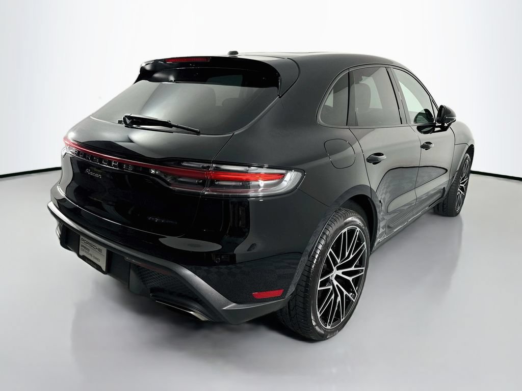 Certified 2026 Porsche Macan AWD/4WD image 9