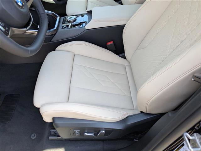 Used 2025 BMW X3 xDrive30i w/ Premium Package AWD/4WD image 4