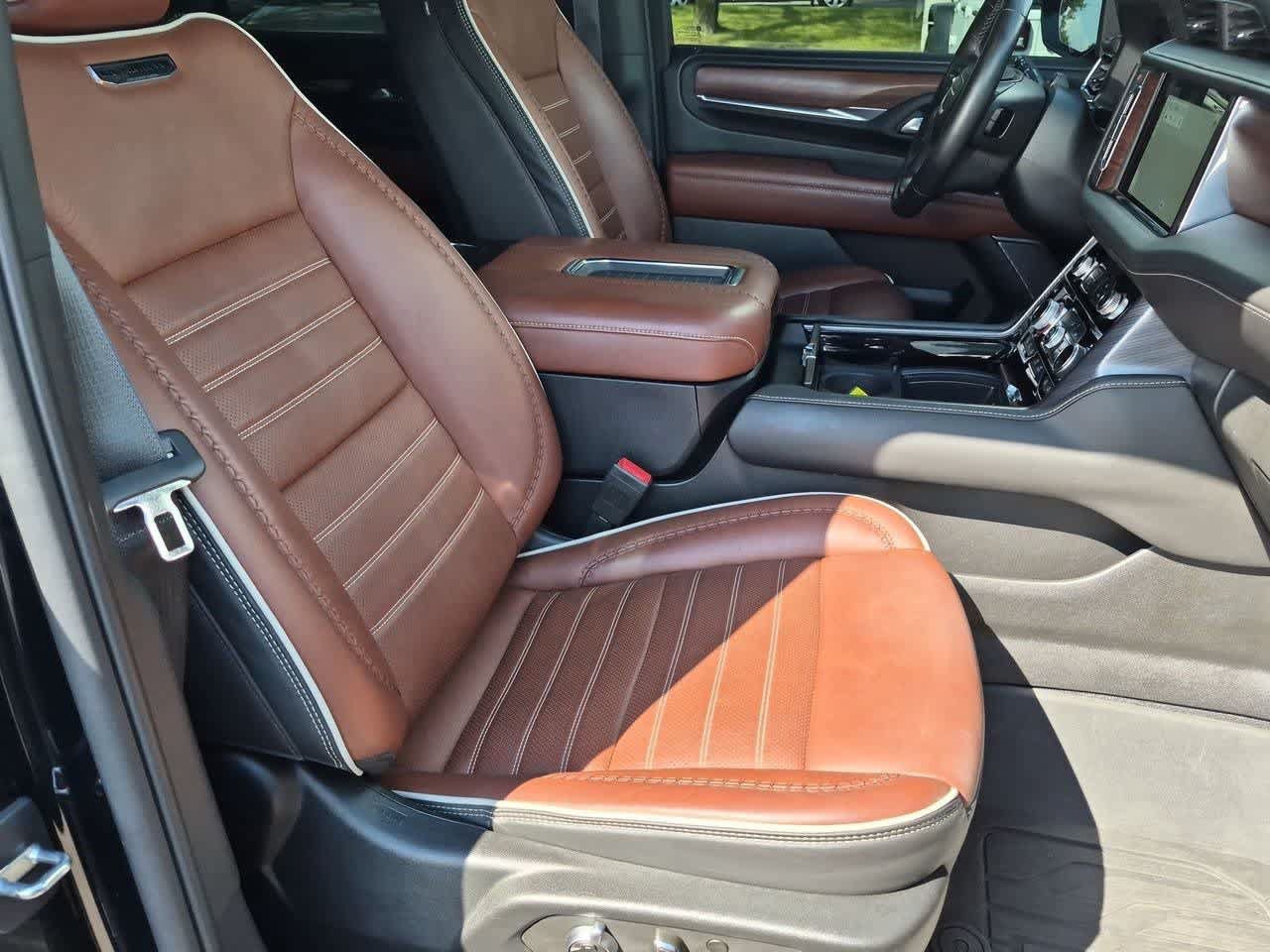 Used 2023 GMC Yukon XL Denali Ultimate AWD/4WD image 23